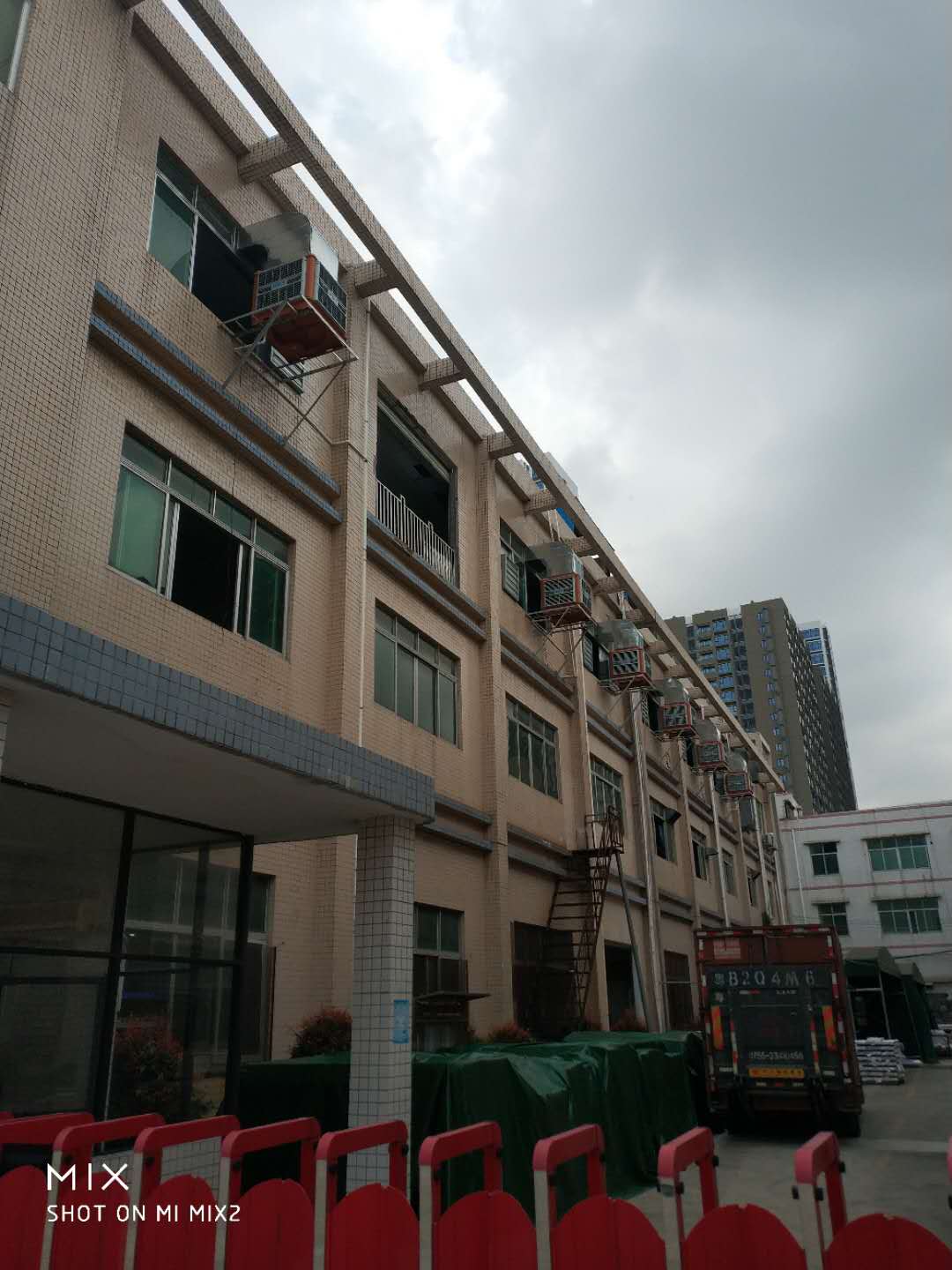 如何給高溫車間通風(fēng)降溫？